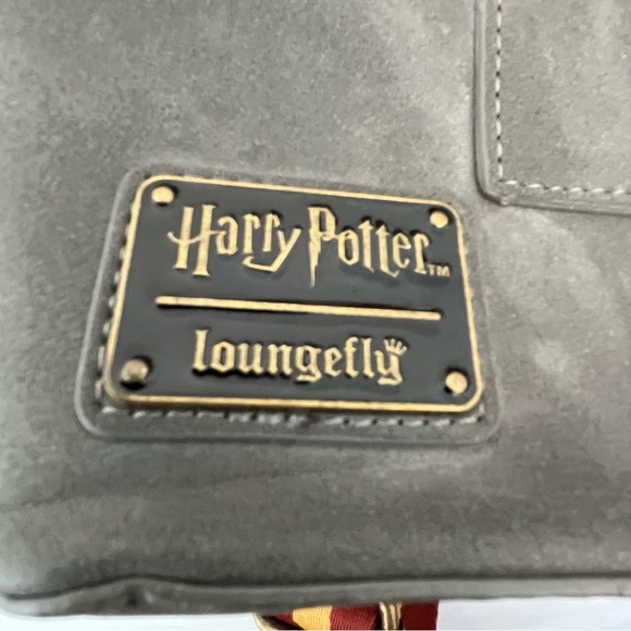 Loungefly RARE Harry Potter Gray Convertible Gryffindor Backpack Hogwarts main image 9